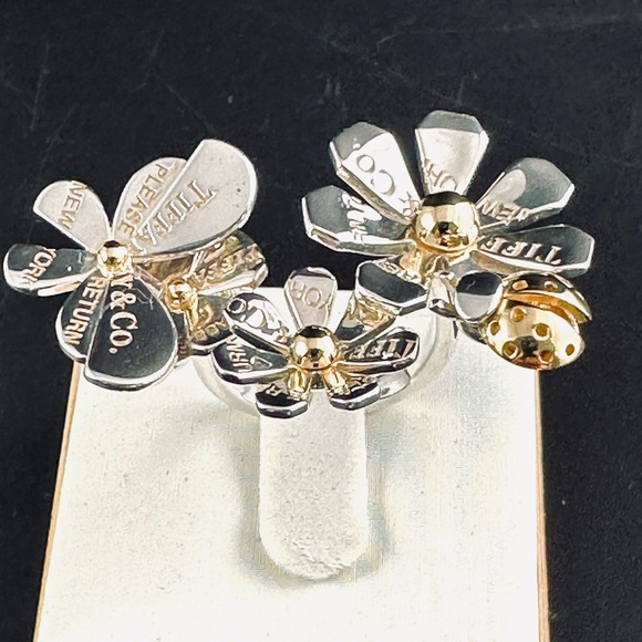 Tiffany & Co RTT Love Bugs Ladybug 3 Flower Cluster Ring. 18K & Silver. Size 6. - Picture 11 of 16